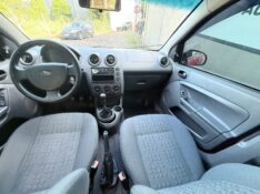 FORD FIESTA 1.0 2004/2004 ELY AUTOMÓVEIS LAJEADO / Carros no Vale