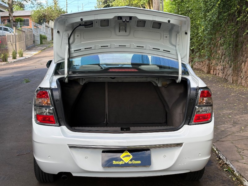 CHEVROLET COBALT LTZ 1.8 8V ECONO.FLEX 4P MEC. 2013/2014 ESTAÇÃO DO CARRO ESTRELA / Carros no Vale