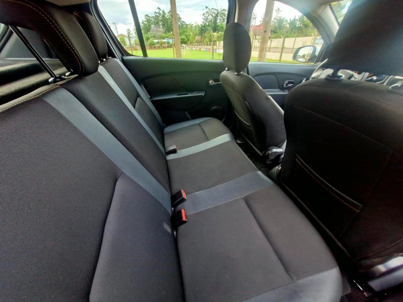 RENAULT SANDERO 1.6 STEPWAY 16V FLEX 4P MANUAL 2015/2015 CRUZEIRO MULTIMARCAS CRUZEIRO DO SUL / Carros no Vale