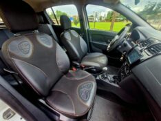 RENAULT SANDERO 1.6 STEPWAY 16V FLEX 4P MANUAL 2015/2015 CRUZEIRO MULTIMARCAS CRUZEIRO DO SUL / Carros no Vale
