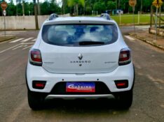RENAULT SANDERO 1.6 STEPWAY 16V FLEX 4P MANUAL 2015/2015 CRUZEIRO MULTIMARCAS CRUZEIRO DO SUL / Carros no Vale