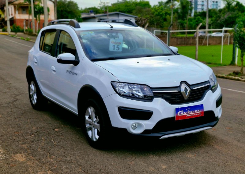 RENAULT SANDERO 1.6 STEPWAY 16V FLEX 4P MANUAL 2015/2015 CRUZEIRO MULTIMARCAS CRUZEIRO DO SUL / Carros no Vale