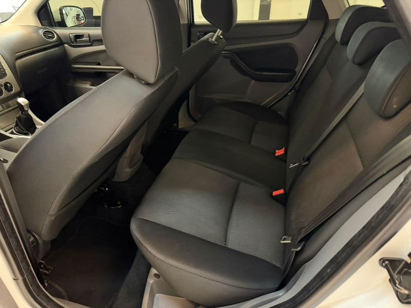FORD FOCUS 1.6 GLX 2013/2013 LUCAS AUTOMÓVEIS BOM RETIRO DO SUL / Carros no Vale