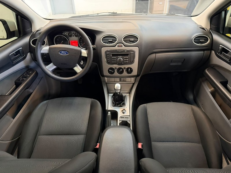 FORD FOCUS 1.6 GLX 2013/2013 LUCAS AUTOMÓVEIS BOM RETIRO DO SUL / Carros no Vale