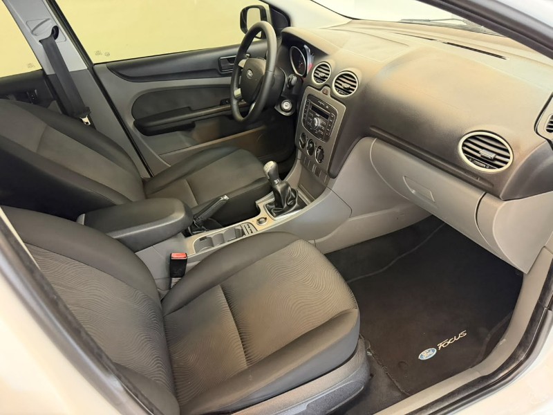 FORD FOCUS 1.6 GLX 2013/2013 LUCAS AUTOMÓVEIS BOM RETIRO DO SUL / Carros no Vale