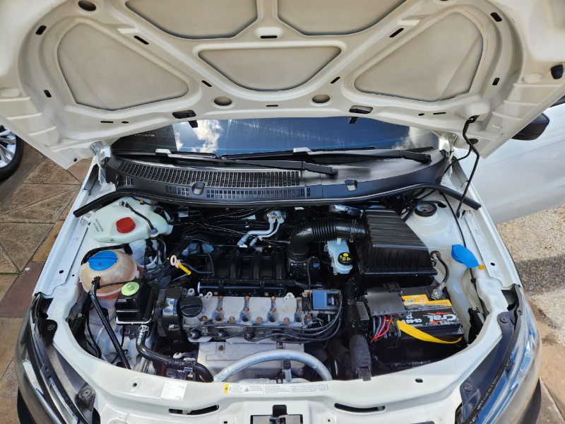 VOLKSWAGEN SAVEIRO ROBUST 1.6 FLEX 2016/2017 TS VEÍCULOS ANTA GORDA / Carros no Vale