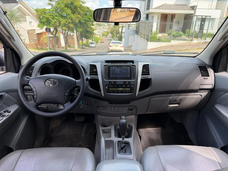 TOYOTA HILUX CD SRV D4-D 4X4 3.0 TDI DIESEL AUT 2010/2010 LS MULTIMARCAS VENÂNCIO AIRES / Carros no Vale TOYOTA HILUX CD SRV D4-D 4X4 3.0 TDI DIESEL AUT 2010/2010 LS MULTIMARCAS VENÂNCIO AIRES / Carros no Vale