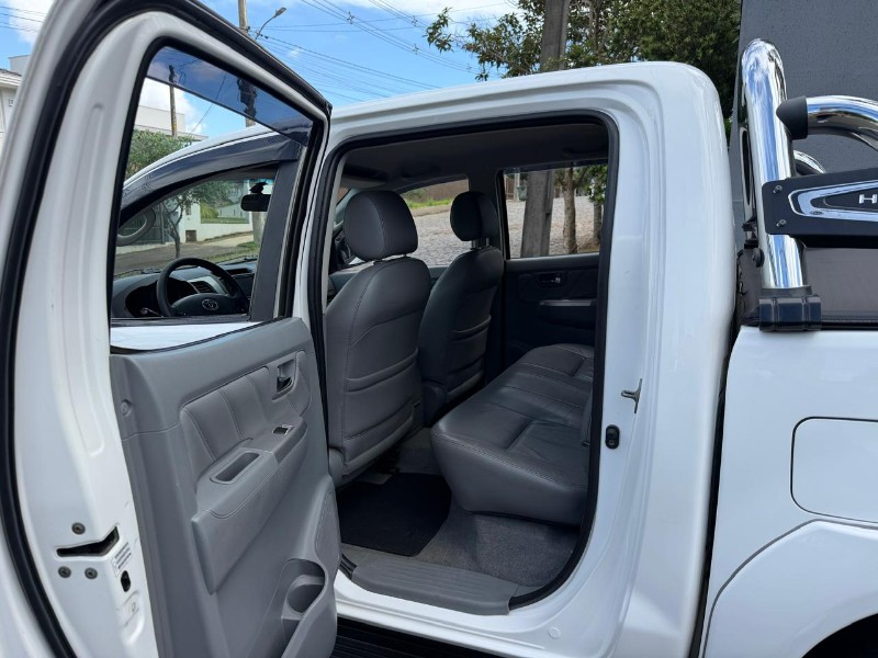 TOYOTA HILUX CD SRV D4-D 4X4 3.0 TDI DIESEL AUT 2010/2010 LS MULTIMARCAS VENÂNCIO AIRES / Carros no Vale TOYOTA HILUX CD SRV D4-D 4X4 3.0 TDI DIESEL AUT 2010/2010 LS MULTIMARCAS VENÂNCIO AIRES / Carros no Vale