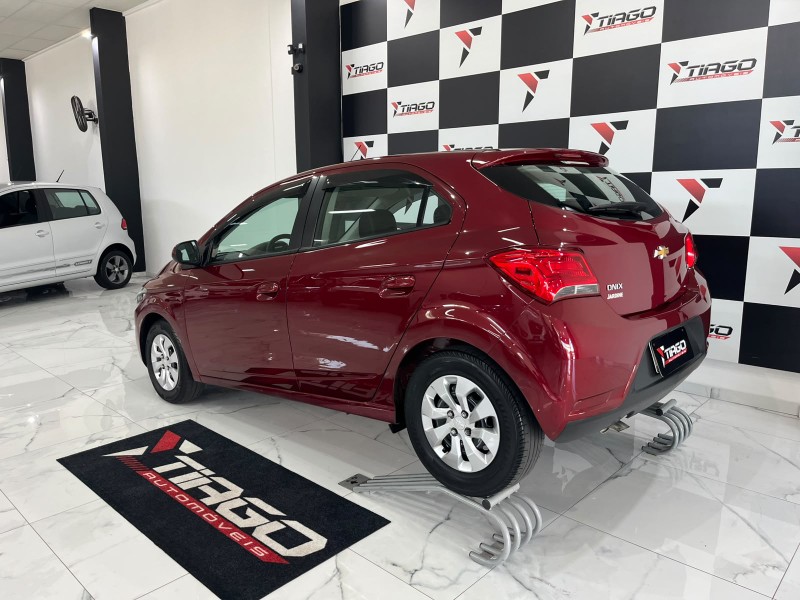 CHEVROLET ONIX 1.0 LT 8V 2019/2019 TIAGO AUTOMÓVEIS VENÂNCIO AIRES / Carros no Vale