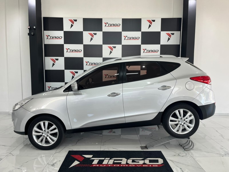HYUNDAI IX35 2.0 GLS 2011/2011 TIAGO AUTOMÓVEIS VENÂNCIO AIRES / Carros no Vale