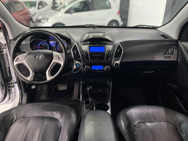 HYUNDAI IX35 2.0 GLS 2011/2011 TIAGO AUTOMÓVEIS VENÂNCIO AIRES / Carros no Vale