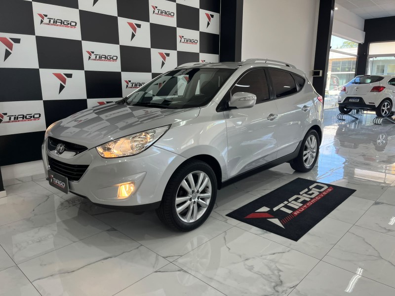HYUNDAI IX35 2.0 GLS 2011/2011 TIAGO AUTOMÓVEIS VENÂNCIO AIRES / Carros no Vale
