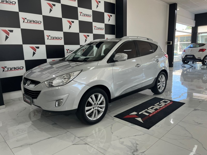 HYUNDAI IX35 2.0 GLS 2011/2011 TIAGO AUTOMÓVEIS VENÂNCIO AIRES / Carros no Vale