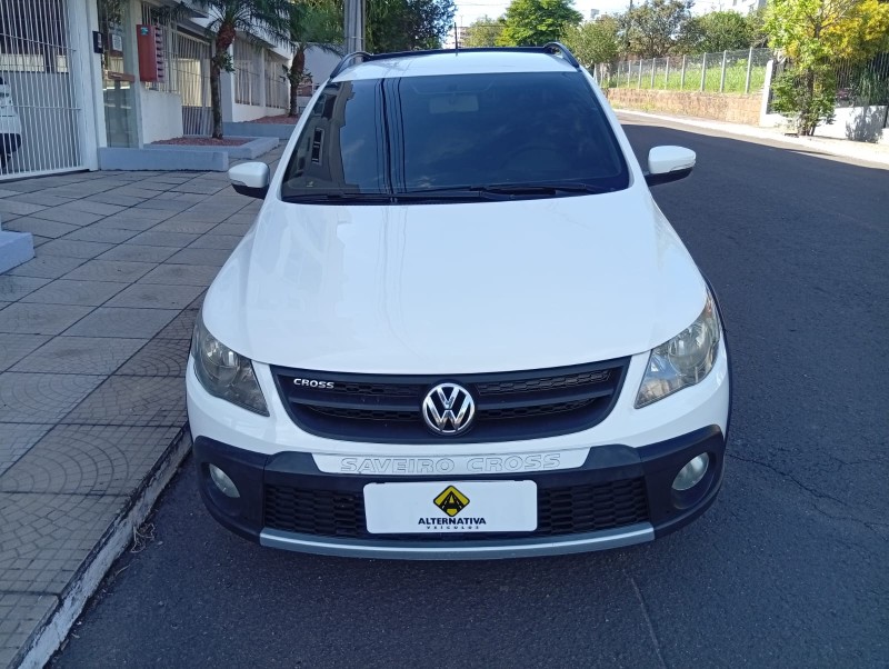 VOLKSWAGEN SAVEIRO 1.6 CE CROSS 2012/2013 ALTERNATIVA VEÍCULOS LAJEADO / Carros no Vale