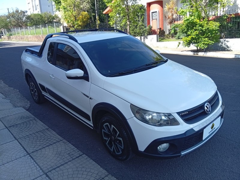 VOLKSWAGEN SAVEIRO 1.6 CE CROSS 2012/2013 ALTERNATIVA VEÍCULOS LAJEADO / Carros no Vale