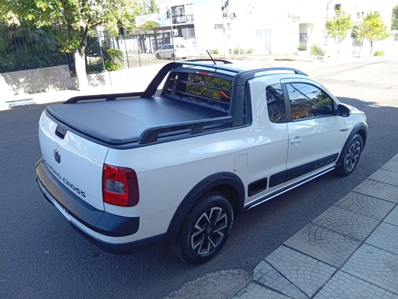 VOLKSWAGEN SAVEIRO 1.6 CE CROSS 2012/2013 ALTERNATIVA VEÍCULOS LAJEADO / Carros no Vale