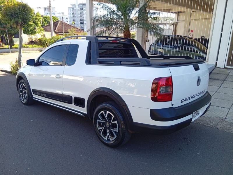 VOLKSWAGEN SAVEIRO 1.6 CE CROSS 2012/2013 ALTERNATIVA VEÍCULOS LAJEADO / Carros no Vale