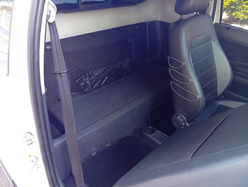 VOLKSWAGEN SAVEIRO 1.6 CE CROSS 2012/2013 ALTERNATIVA VEÍCULOS LAJEADO / Carros no Vale