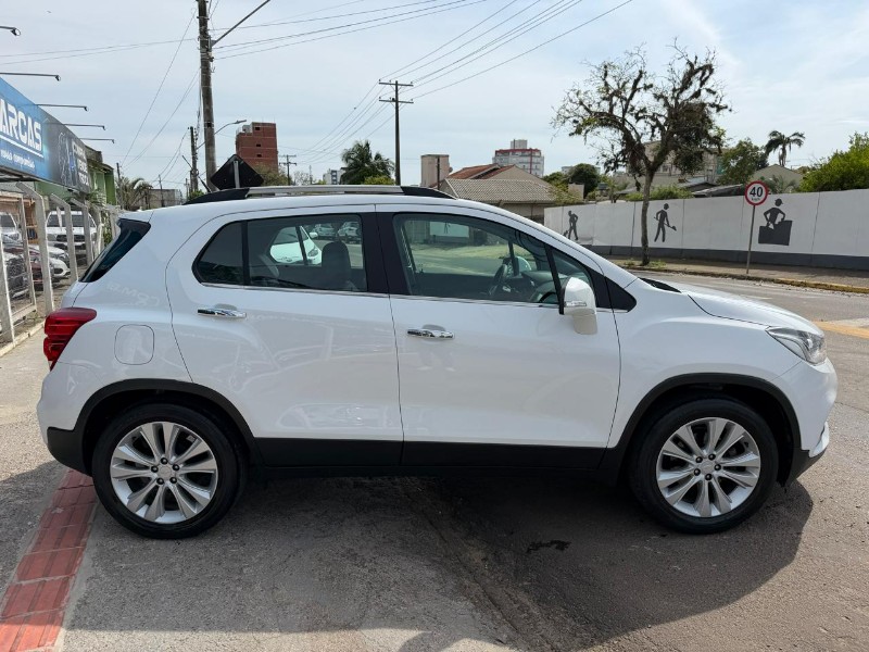 CHEVROLET TRACKER PREMIER 1.4 TURBO 16V FLEX AUT 2018/2018 LS MULTIMARCAS VENÂNCIO AIRES / Carros no Vale CHEVROLET TRACKER PREMIER 1.4 TURBO 16V FLEX AUT 2018/2018 LS MULTIMARCAS VENÂNCIO AIRES / Carros no Vale