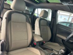 VOLKSWAGEN T-CROSS COMFORTLINE 1.0 200 TSI 2019/2020 SÉTIMA VEÍCULOS GUAPORÉ / Carros no Vale