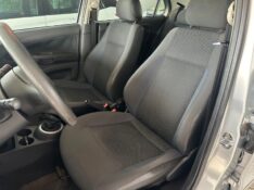 VOLKSWAGEN VOYAGE 1.6 MSI 8V 2014/2015 SÉTIMA VEÍCULOS GUAPORÉ / Carros no Vale