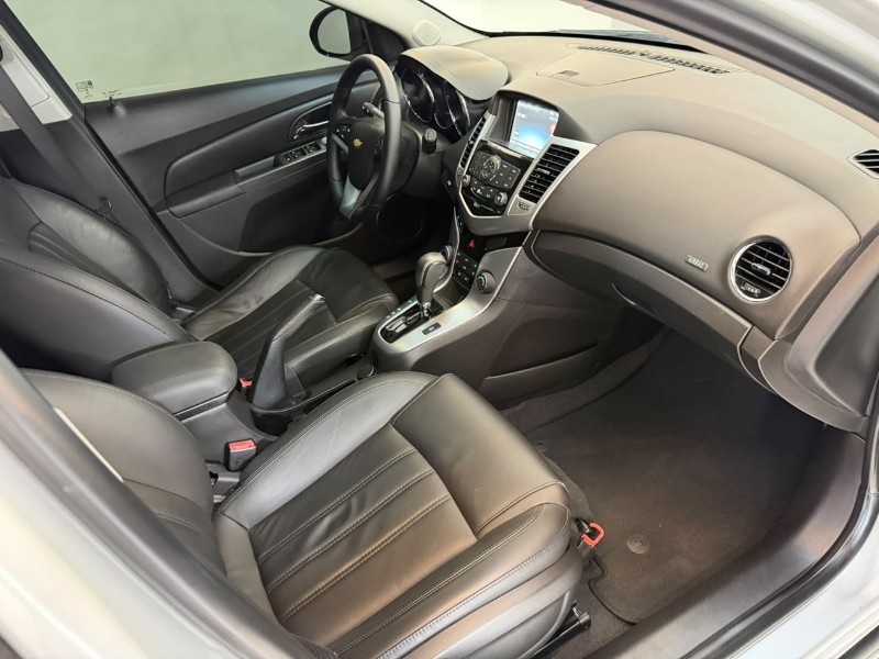 CHEVROLET CRUZE HATCH SPORT LTZ 1.8 2014/2014 LUCAS AUTOMÓVEIS BOM RETIRO DO SUL / Carros no Vale